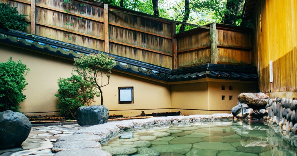 温湯山荘の露天風呂