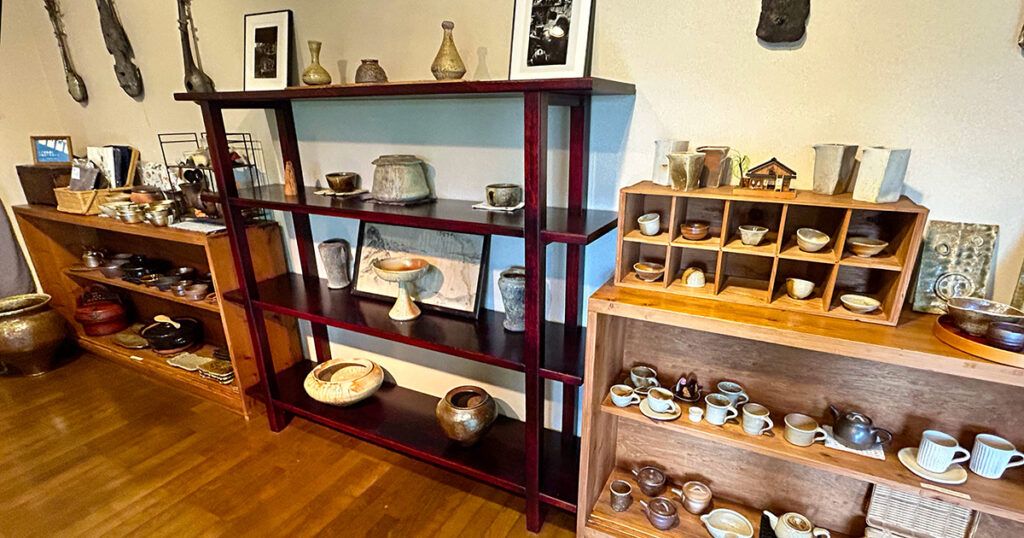 座主窯の商品展示