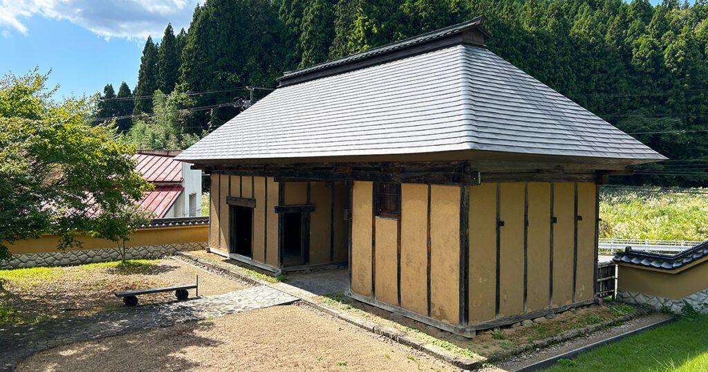 孤雲屋敷の長屋門